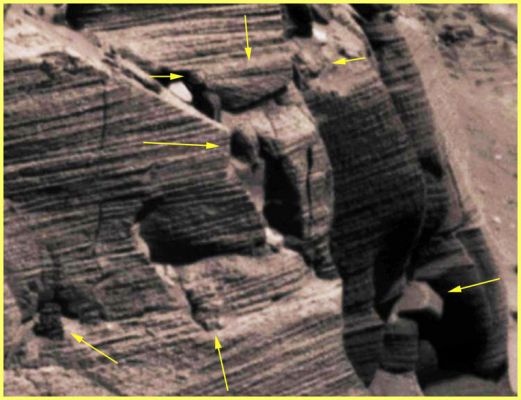 The Pharaoh (2) - Sol 1167 (credits: Ivana Tognoloni - Lunexit Team)
Il dettaglio, se ricontestualizziamo l'intera natura del rilievo al quale esso accede (e che, tecnicamente e sulla base delle assunzioni fondate sulla nostra Scienza Positiva, è il semplice "Inner Rim" del Cratere Victoria), acquisisce una valenza differente e, al pari di tanti altri dettagli "curiosi" rinvenuti sia all'interno del Cratere Victoria e sia, in generale, un pò ovunque sulla Superficie di Marte, può diventare/diventa "significativo" al di là ed oltre la sua mera forma.

In altre parole - e come già visto e detto a proposito dell'incredibile rilievo pseudo/simil-colonnare con "anime metalliche" individuato dal nostro Dr Faccin - i dettagli superficiali come questo, in tanto possono acquisire una valenza assoluta ed una Matrice (forse) Artificiale, in quanto si abbandoni (radicalmente) l'idea che essi accedano ad un "Cratere da Impatto".

Vedete, il fatto di trovare una simil-statua (come "Il faraone", appunto) in una nicchia rocciosa (pensiamo alla splendida e Terrestre "Città Rosa" - Petra, in Giordania, ad esempio), in sè, non è un fatto impossibile o assurdo (una volta che si sia assunto che Marte, in un tempo remoto, è stato abitato); ma lo DIVENTA - non solo impossibile, ma anche assurdo - allorchè la simil-statua andiamo a rinvenirla all'interno di un Cratere da Impatto!

Ed in effetti è proprio qui che la costruzione pseudo-logica degli "Eso-Archeologi" cade: perchè loro (da Hoagland agli altri...) NON CONTESTUALIZZANO e NON RAGIONANO in termini razionali e contestuali (o "positivi", in senso stretto). 

Loro vedono un rilievo che assomiglia ad una statua e dicono che E' una statua; vedono un rilievo che assomiglia ad un martello e dicono che E' un martello; vedono un rilievo che assomiglia ad una piramide, e dicono che E' una piramide. 
Ecco, è questo modo di (s)ragionare che rende il loro lavoro ridicolo ed il nostro complicatissimo: ed il vizio logico di base è nella TOTALE MANCANZA DI CONTESTUALIZZAZIONE nel ragionamento (il quale si FONDA e si ESAURISCE nella semplice associazione visiva ---> in altre parole: ciò che mi sembra qualcosa perchè mi ricorda ed assomiglia a qualcosa, E' QUEL QUALCOSA!).

Insomma: se "Il Faraone" fosse stato - chessò - localizzato all'interno di una nicchia, magari sul fianco di una montagna, l'idea della statua avrebbe potuto avere, se non altro in partenza (ed in sede di ipotesi), un senso. 
Se noi ESCLUDIAMO (dimostrandolo, ovviamente) che questo rilievo è un Cratere da Impatto e concludiamo che, ad esempio, si potrebbe trattare di una costruzione concettualmente assimilabile ad un anfiteatro (di Greca o Romana memoria), ormai andato in rovina, allora l'idea/ipotesi della statua costruita nella nicchia diventa, quantomeno, un'ipotesi astrattamente accettabile; ma se noi, invece, accettiamo e convalidiamo (o NON contestiamo) l'idea per cui ciò che si sta guardando è un Cratere da Impatto, allora l'idea/ipotesi "borderline", sorry, crolla istantaneamente (per difetto di logica contestuale).

Insomma: non si può "prendere solo quello che fa comodo" (da un'immagine) e "scartare (o ignorare, che è pure peggio) quello che comodo non fa": questo approccio non è Ricerca, ma è solo "fuffa", come dice l'Amico Matteo Fagone. 
Anzi: è malafede, ben condita da cialtronaggine (come diciamo noi di Lunar Explorer Italia).

In pratica: pensate che questo rilievo sia/possa essere una statua? Bene: allora ci dovete dimostrare che esso NON accede ad un Cratere da Impatto.
D'altro canto, se pensate che il contesto al quale accede la simil-statua sia un Cratere da Impatto o non avete modo di dimostrare che non lo è, allora - in base alla Logica Contestuale - il dettaglio controverso NON PUO' essere una statua, per quanto possa assomigliarci.
Tutto qui.

Un sincero e particolare Ringraziamento alla nostra Grande Amica e Partner, Ivana Tognoloni, per averci dato l'opportunità di chiarire ulteriormente - ed ancora una volta - dei concetti che, a nostro parere, sono assolutamente FONDAMENTALI a e per chiunque intenda cimentarsi SERIAMENTE e PROFESSIONALMENTE nell'Anomaly Hunting e/o nella Ricerca Borderline.
Parole chiave: Martian Surface - Craters - Victoria Crater