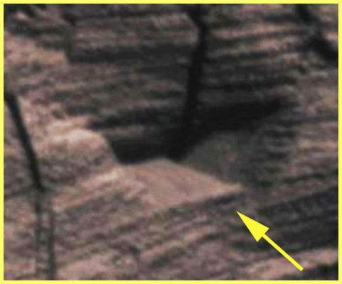 The "Step" - Sol 1167 (credits: Ivana Tognoloni)
...Una delle più bizzarre e (onestamente) difficili da spiegare Martian Oddities rinvenute dalla nostra bravissima Amica e Partner, Ivana Tognoloni, nell'Inner Rim del Cratere Victoria.

Cratere...

Provocazione: chissà se il Bacino di "Victoria" è davvero un (meraviglioso, ed anche - ormai - un pò banale) "Cratere da Impatto"...
Parole chiave: Martian Oddities