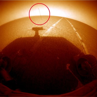 Dark "Streak" (context image) - Sol1196
Nella Cerchiatura Rossa ci appare, come ben segnalatoci dal Dr Gianluigi Barca (che ringraziamo per la costante attenzione e dedizione), un "dark streak" (o "striscia di colore scuro") la cui natura è davvero difficile - se non impossibile - da definire.

Le nostre ipotesi le troverete nel frame che segue. 
Parole chiave: Martian Horizon - Possible Anomaly
