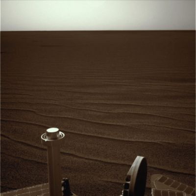 Clouded Sun... - Sol 1198
Forse la migliore interpretazione (a parer nostro) di come potrebbe realisticamente apparire il paesaggio di Meridiani Planum (ad occhi umani) allorchè qualche leggera nuvola stratiforme passa davanti al Sole.
Verità o meno che sia, comunque un grandissimo complimento al nostro Tecnico delle Immagini, Lorenzo Foschini ("Fosco").
Parole chiave: Martian Panorama - late morning hours