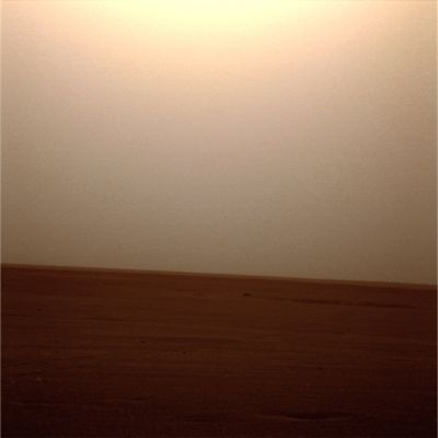 Dark Skies over Opportunity (3) - Sol 1225
"While this only represents enough dust to coat the planet to about the thickness of a human hair, it is enough to decrease the brightness of the noon sun by 96% compared to a completely clear atmosphere", said Steve Squyres, Principal Investigator, Cornell University, Ithaca, N.Y. 
"Of course, the solar arrays also receive light that is scattered from the dust, so the decrease in power is not nearly that great".

"We have not seen dust measurements this high on either rover before. If the dust levels were to increase further and stay elevated for several days, there is a risk to how well Opportunity could continue to work in this darkened environment", said Callas".
Parole chiave: Martian Horizon - Meridiani Planum