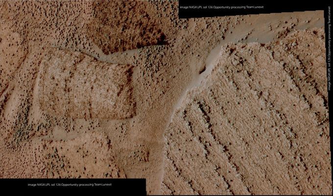 New Evidence about the Martian "Water Mechanics" - Sol 126 (an Image-Mosaic in Natural Colors + MULTISPECTRUM by Drr Marco Faccin and Paolo C. Fienga - Lunexit Team)
nessun commento
Parole chiave: Martian Surface - Martian Paving with Berries