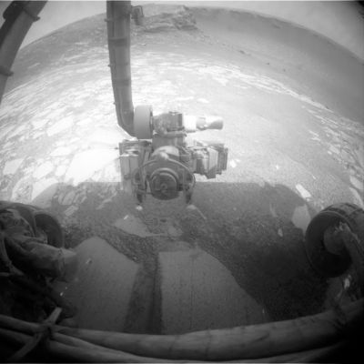 Inside Victoria - Sol 1293
Caption NASA:"After a finishing an in-and-out maneuver to check wheel slippage near the rim of Victoria Crater, NASA's Mars Exploration Rover Opportunity re-entered the Crater during the Rover's 1293rd Sol (such as Sept. 13, 2007) to begin a weeks-long exploration of the inner slope. 

Opportunity's Front Hazard-Identification Camera (HazCam) recorded this wide-angle view looking down into and across the Crater at the end of the day's drive. The Rover's position was about 6 meters (20 feet) inside the rim, in the "Duck Bay" alcove of the Crater".
Parole chiave: Victoria Crater