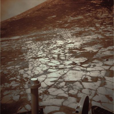 From inside Victoria: the Beautiful Martian Paving (1) - Sol 1313
Forse la più "verosimile" immagine in Colori Naturali del Paving di Victoria che siamo stati capaci di produrre sino ad ora. Che ne dite?
Parole chiave: Victoria Crater - Inner Paving