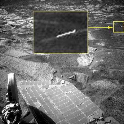 Extremely unusually-looking Surface Feature: the "Luminescent Snake" - Sol 1450 (CTX Frame and EDM - credits for the research and add. process.: Ivana Tognoloni - Lunexit Team)
Si, di Anomalìe e Singolarità Superficiali, in questi 7 anni di Lavoro sul WWW, ne abbiamo individuate veramente tantissime. Decine, diremmo. 
Forse qualche centinaio (tra Luna, Marte e Corpi Celesti Esterni).

Molte siamo riusciti - seppur con qualche incertezza - a spiegarle razionalmente; altre sono rimaste irrisolte, come forse era giusto che fosse.

La nostra Grande Amica e Partner, Ivana Tognoloni, ha - praticamente da quando ha iniziato a "frequentare" Lunexit - individuato innumerevoli "bizzarrìe" esistenti sulla Superficie di Marte, ma MAI una simile a quella che Vi presentiamo oggi.
L'immagine (è un frame Opportunity, del Sol 1450 - il Rover era sui margini del Cratere Victoria) è tanto chiara, quanto straordinariamente inesplicabile (se non altro per noi).

L'oggetto "sinuoso" e "luminoso", davvero incredibilmente simile ad una sorta di serpentello (come ben si vede nell'EDM), possiede una Natura che, con i nostri mezzi, non può essere risolta.

E' un image-artifact? Diciamo che, se lo fosse, allora sarebbe (anzi: è) UNICO, nel suo genere.

E se non lo fosse? Su questa eventualità e sul resto, invece, preferiamo non esprimerci. Guardate, studiate, analizzate e giudicate Voi. Noi, dal canto nostro, possiamo dire solo che Opportunity ha ripreso l'angolo di Superficie su cui appare l'Anomalìa UNA VOLTA SOLA: in questo frame. Poi, e per svariati Soles a seguire, ha fotografato...il nulla. Poche immagini, brutte e sfuocate. Infine, il Rover ha cambiato posizione e la curiosità di andare a vedere se fosse rimasto qualcosa (magari qualche traccia...) del "serpentello luminoso" è rimasta insoddisfatta, ahinoi!

La voglia di aggiungere delle riflessioni ulteriori, visto il comportamento del Rover, è grande ma...ci asteniamo.

L'unica cosa che ci sentiamo di dire e ribadire è un sentitissimo "Grazie" ad Ivana Tognoloni per l'Occhio, la Passione e l'Attenzione. Ed è questo quello che veramente conta: dare quello che si ha, in Buona Fede ed ai massimi livelli.

Poi il Futuro sarà il nostro Giudice...
Parole chiave: Martian Surface - Extremely controversial Surface Feature - The "Luminescent Snake"