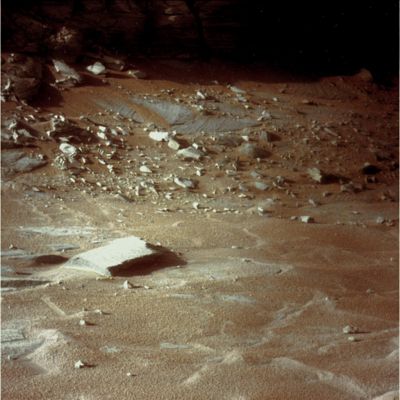 Victoria's Paving (1) - Sol 1487 (natural Colors; credits: Dr G. Barca)
nessun commento
Parole chiave: Victoria Crater - Inner Paving