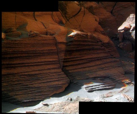 Victoria's Inner Layers - Sol 1599 (natural colors; credits: Dr M. Faccin)
Un bizzarro effetto cromatico, forse dovuto all'elevata O.A., che rende l'Inner Rim di Victoria ancora più strano ed affascinante...
Parole chiave: Victoria Crater - Inner Rim