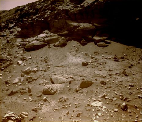 From inside Victoria - Sol 1613 (trichromatic version; credits: Lunexit)
nessun commento
Parole chiave: Victoria Crater - Inner Rim