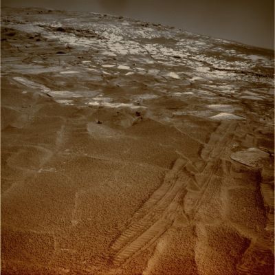 From inside Victoria - Sol 1619 (trichromatic version; credits: Lunexit)
nessun commento
Parole chiave: Victoria Crater - Inner Rim and Paving