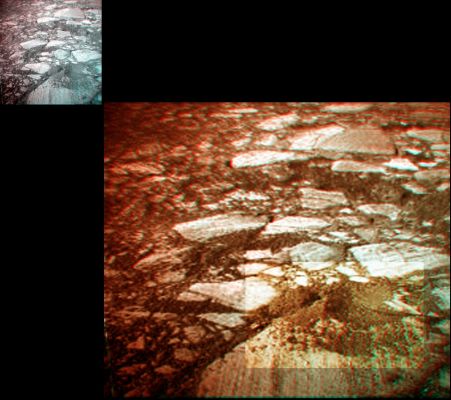 Martian Anthill? - Sol 1623 (Hi-Def3-D; Natural Colors - credits and Copyright: Dr M. Faccin and Lunar Explorer Italia)
Nell'immagine bidimensionale, l'intrigante rilievo in questione - individuato dal Dr Faccin - si "perde" nella visione globale, fra berries e pavimenti e, soprattutto, NON si mostra assolutamente nel suo sviluppo verticale.

Ma nell'immagine tridimensionale, in Colori Naturali, ecco che quella che sembrava una semplice - ed insignificante - "macchia" di Martian Berries diventa una sorta di "cratere-fatto-a-mano" e formato (ci pare) da un agglomerato di Mirtilli Marziani e rocce di piccole dimensioni.

Un rilievo tanto bizzarro (poichè si sviluppa verticalmente), quanto improbabile (perchè una "sistemazione" di berries e pietrisco di questo tipo - onestamente - ci sembra più l'opera di una colonia di insetti di un qualche tipo, piuttosto che della sola opera di mulinelli e correnti d'aria). Ovviamente stiamo ragionando in termini "terrestri" e quindi, per favore, non interpretate quanto abbiamo scritto in via assolutamente letterale...
ConcentrateVi soltanto sul rilievo e poi, se volete, scrivete che cosa pensate che possa essere.
Parole chiave: Martian Surface - The "Anthill"
