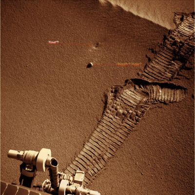 Possible Lifeform in motion? - Sol 2330 (CTX Frame - Natural Colors; credits for the additional process. and color.: Dr Gianluigi Barca - Lunexit Team)
Di che si tratta? Due dettagli, che sembrano essere espressione del medesimo (ed incredibile) fenomeno: una mini-depressione del suolo (che la NASA ritiene - da tempo - essere un mini-cratere da impatto - mentre noi, invece, siamo più propensi a qualificare come "small collapse feature", ossìa una mini-subsidenza, o cedimento del terreno insomma) e, ad una quindicina di cm da essa, un curioso "ciottolo" (apparentemente liscio), il quale, sul suo versante rivolto ad Oppy, evidenzia la presenza di una sorta di "forellino".

Ma non è tutto: tra i due "dettagli", infatti, sono pure chiaramente riscontrabili dei segni di disturbo del suolo i quali ci lasciano profondamente perplessi (sono infatti segni che, a nostro parere, NON ESPRIMONO la verificazione di fenomeni eolici su scala ridotta - come le "Wind-Tails", ad esempio).

Ed ora andiamo a vedere l'EDM...
Parole chiave: Martian Surface - Extremely unusually-looking Surface Feature - possible "Shell"