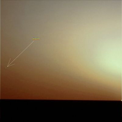 Us, in the Sunset... (possible True Colors; credits: Dr Paolo C. Fienga)
Frame numero 20000 per Lunar Explorer Italia: un piccolo omaggio al Pianeta Rosso (il più "gettonato" nell'Immaginario Collettivo), alla Terra (sempre inquieta e bistrattata, che vedete indicata dalla freccia), ai Colori dell'Universo (forse, ed a dispetto dei grandi Temi Scientifici - ! -, uno dei più curiosi enigmi dello Spazio) ed alla intrinseca Bellezza, Fascino e Mistero che avvolgono, sempre e comunque, le immagini in arrivo da "strani e nuovi mondi, laddove nessun Essere Umano ha ancora messo piede"...

Congratulazioni a Lunar Explorer Italia, ai Soci Fondatori, agli Amici ed a tutti i Colleghi che, da qualche anno, contribuiscono a far crescere questa piccola, grande, Realtà della Divulgazione e della Ricerca Libera e di Frontiera.

Legnano (MI), lì 7 Dicembre 2008

Dr Paolo C. Fienga - Lunar Explorer Italia
       Presidente e Socio Fondatore
Parole chiave: Martian Sunset