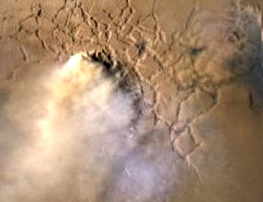 Flying over Olympus & Friends... (S-EDM)
Dust Storm? Smoke from a volcanic vent? That's the best we can offer you so far.... Then, You decide.
Parole chiave: Mars from orbit - Tharsis Region