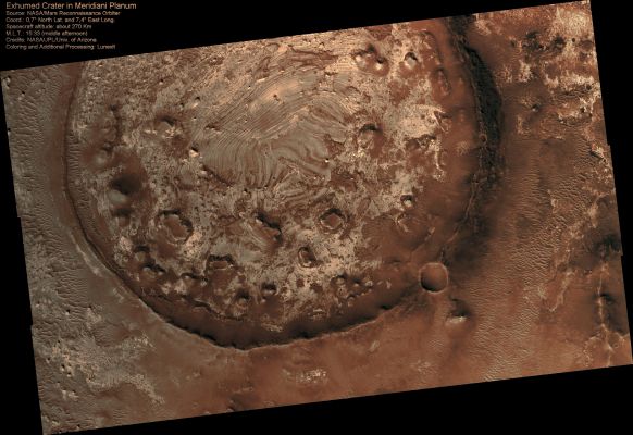 Layering in Exhumed Crater at Meridiani Planum Region (context image - MULTISPECTRUM; credits: Lunexit)
...Noi, detto senza falsa modestia, sfidiamo la NASA a fare di meglio...
Parole chiave: Mars from orbit - Craters - Exhumed Crater in Meridiani Planum