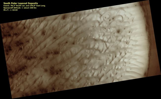 Southern Dunes (Absolute Natural Colors; credits for the additional process. and color.: Dr Paolo C. Fienga - Lunexit Team)
nessun commento
Parole chiave: Mars from orbit - Dunes - Southern Latitudes