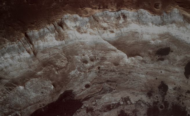 Unnamed Crater with Layers near Mawrth Vallis (EDM - Absolute Natural Colors; credits for the additional process. and color.: Dr Paolo C. Fienga - Lunexit Team)
nessun commento
Parole chiave: Mars from orbit - Craters - Unnamed Crater with Layers