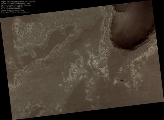 Light-toned Layering and a huge Collapse Feature near Jus Chasma (Absolute Natural Colors; additional process.: Dr Paolo C. Fienga - Lunexit Team)
nessun commento
Parole chiave: Mars from orbit - Collapse Features - Pit