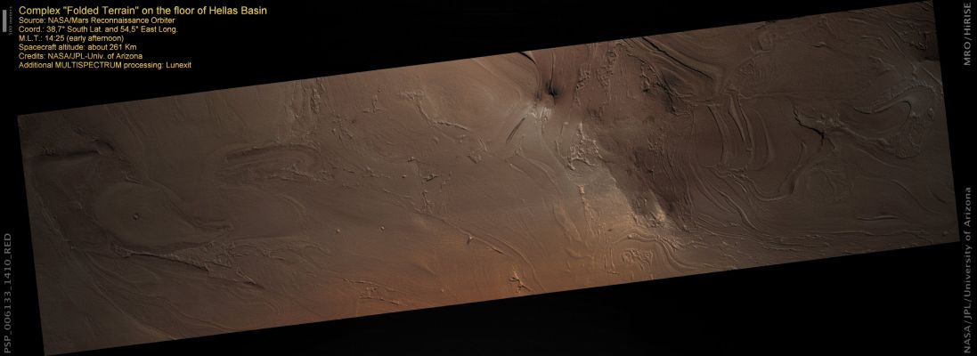Complex "Folded Terrain" in Hellas Planitia (Absolute Natural Colors; credits for the additional process. and color.: Dr Paolo C. Fienga - Lunexit Team)
nessun commento
Parole chiave: Mars from orbit - Hellas Planitia Region