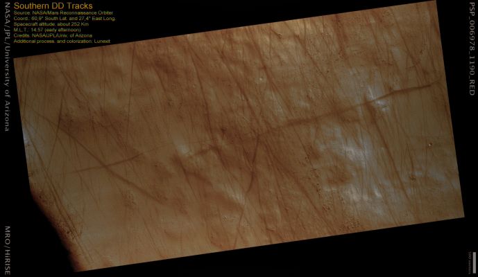 Southern DD Tracks (Absolute Natural Colors; credits: Dr Paolo C. Fienga - Lunexit Team)
nessun commento
Parole chiave: Mars from orbit - Aeolian Features - DD Tracks