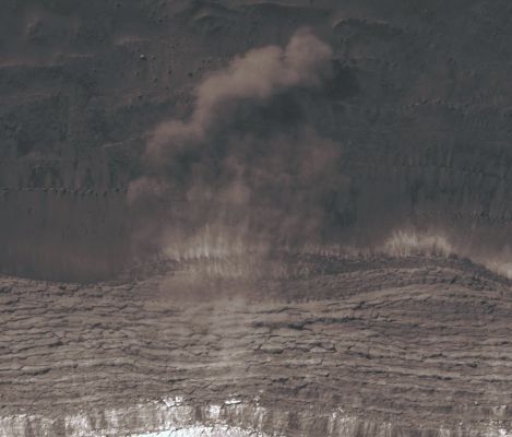 Caught in Action: Avalanches on North Polar Scarps (natural colors; credits: Lunexit)
nessun commento
Parole chiave: Mars from orbit - North Polar Region