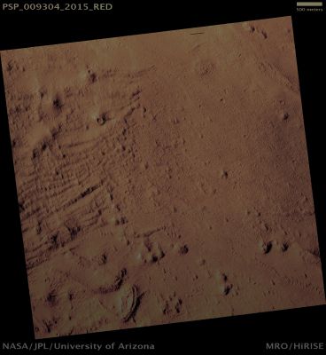 Ridges in Olympus Mons Aureole (possible True Colors; credits: Lunar Explorer Italia)
Mars Local Time: 15:21 (early afternoon)
Coord. (centered): 21,4° North Lat. and 221,3° East Long.
Spacecraft altitude: 283,8 Km (such as about 177,4 miles) 
Original image scale range: 28,4 cm/pixel (with 1 x 1 binning) so objects ~85 cm across are resolved 
Map projected scale: 25 cm/pixel 
Map projection: EQUIRECTANGULAR 
Emission Angle: 0,2° 
Phase Angle: 46,1°
Solar Incidence Angle: 46° (meaning that the Sun is about 44° above the Local Horizon)
Solar Longitude: 101,7° (Northern Summer)
Credits: NASA/JPL/University of Arizona
Additional process. and coloring: Lunar Explorer Italia
Parole chiave: Mars from orbit - Volcanoes - Olympus Mons' Aureole