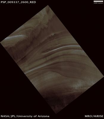 Thickening of Layers near Truncation in the North Polar Region (possible True Colors; credits: Lunar Explorer Italia)
Mars Local Time: 14:34 (early afternoon)
Coord. (centered): 79,8° North Lat. and 24,1° East Long.
Spacecraft altitude: 319,3 Km (such as about 199,5 miles) 
Original image scale range: 31,9 cm/pixel (with 1 x 1 binning) so objects ~96 cm across are resolved 
Map projected scale: 25 cm/pixel 
Map projection: EQUIRECTANGULAR 
Emission Angle: 4,6° 
Phase Angle: 54,0°
Solar Incidence Angle: 58° (meaning that the Sun is about 32° above the Local Horizon)
Solar Longitude: 102,8° (Northern Summer)
Credits: NASA/JPL/University of Arizona
Additional process. and coloring: Lunar Explorer Italia
Parole chiave: Mars from orbit - North Polar Features - NPLD