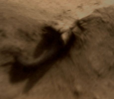 Worm-like Indigenous Lifeform? (Natural Colors; credits for the additional process. and color.: Dr Paolo C. Fienga - Lunexit Team) 
nessun commento
Parole chiave: Mars from orbit - Extremely Controversial Surface Feature