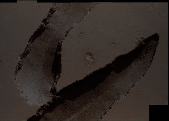 Fissures in Cerberus Fossae (Absolute Natural Colors; credits for the additional process. and color.: Dr Paolo C. Fienga - Lunexit Team) 
nessun commento
Parole chiave: Mars from orbit - Collapse Features - Fissures