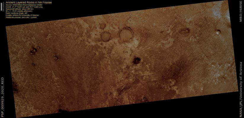 Ancient Layered Rocks in Nili Fossae (ctx frame - natural colors; credits: Lunexit)
This image covers a flat plain in the Nili Fossae Region of Mars. The portion shown here is roughly 400 meters, or 1/4 of a mile, across.
Parole chiave: Mars from orbit - Layered Rocks - Nili Fossae Region