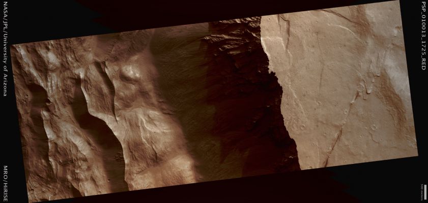 Great Exposure of Ganges Chasma Wall and Slump Deposit (possible True Colors; credits: Lunar Explorer Italia)
Mars Local Time: 15:34 (middle afternoon)
Coord. (centered): 7,2° South Lat. and 308,2° East Long.
Spacecraft altitude: 264,3 Km (such as about 165,2 miles) 
Original image scale range: 52,9 cm/pixel (with 1 x 1 binning) so objects ~1,59 mt across are resolved 
Map projected scale: 50 cm/pixel
Map projection: EQUIRECTANGULAR 
Emission Angle: 0,7° 
Phase Angle: 60,0°
Solar Incidence Angle: 59° (meaning that the Sun is about 31° above the Local Horizon)
Solar Longitude: 127,2° (Northern Summer)
Credits: NASA/JPL/University of Arizona
Additional process. and coloring: Lunar Explorer Italia
Parole chiave: Mars from orbit - Ganges Chasma Region