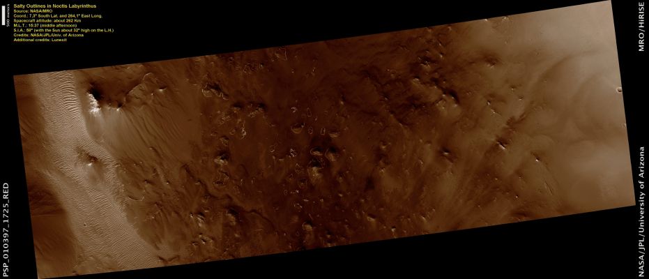 Light-Toned Rock Exposures in Noctis Labyrinthus OR Salty "Outlines"? (ctx frame - Natural Colors; credits: Lunar Explorer Italia)
nessun commento
Parole chiave: Mars from orbit - Noctis Labyrinthus