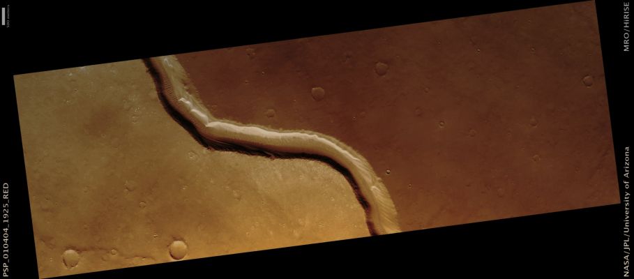 Arnus Vallis (Natural Colors; credits: Lunar Explorer Italia)
Mars Local Time: 15:31 (middle afternoon)
Coord. (centered): 12,5° North Lat. and 70,0° East Long.
Spacecraft altitude: 281,5 Km (such as about 176,0 miles) 
Original image scale range: 28,2 cm/pixel (with 1 x 1 binning) so objects ~ 84 cm across are resolved 
Map projected scale: 25 cm/pixel
Map projection: EQUIRECTANGULAR 
Emission Angle: 15,7° 
Phase Angle: 66,4°
Solar Incidence Angle: 51° (meaning that the Sun is about 39° above the Local Horizon)
Solar Longitude: 142,0° (Northern Summer)
Credits: NASA/JPL/University of Arizona
Additional process. and coloring: Lunar Explorer Italia
Parole chiave: Mars from orbit - Through - Arnus Vallis