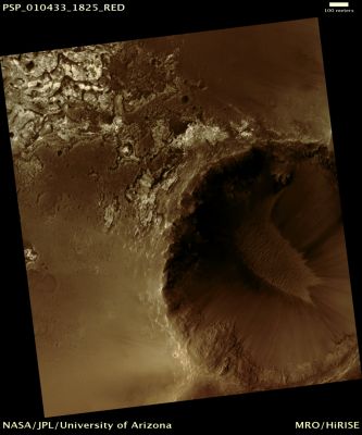 Unnamed Crater in Meridiani Planum (Natural Colors; credits: Lunar Explorer Italia)
Mars Local Time: 15:36 (middle afternoon)
Coord. (centered): 2,4° North Lat. and 0,1° East Long.
Spacecraft altitude: 274,1 Km (such as about 171,3 miles) 
Original image scale range: 27,4 cm/pixel (with 1 x 1 binning) so objects ~ 82 cm across are resolved 
Map projected scale: 25 cm/pixel
Map projection: EQUIRECTANGULAR 
Emission Angle: 9,3° 
Phase Angle: 63,3°
Solar Incidence Angle: 55° (meaning that the Sun is about 35° above the Local Horizon)
Solar Longitude: 143,2° (Northern Summer)
Credits: NASA/JPL/University of Arizona
Additional process. and coloring: Lunar Explorer Italia
Parole chiave: Mars from orbit - Meridiani Planum