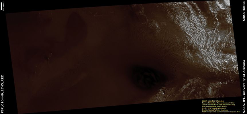 Possible Hematite Deposits in West Candor Chasma (Natural Colors; credits: Lunar Explorer Italia)
nessun commento
Parole chiave: Mars from orbit - Candor Chasma Region