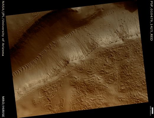 Mid-Southern Latitude Trough (Natural - but lightly enhanced - Colors; credits: Lunar Explorer Italia)
Mars Local Time: 15:47 (middle afternoon)
Coord. (centered): 37,0° South Lat. and 189,9° East Long.
Spacecraft altitude: 254,1 Km (such as about 158,8 miles) 
Original image scale range: 50,8 cm/pixel (with 1 x 1 binning) so objects ~1,53 mt across are resolved 
Map projected scale: 50 cm/pixel
Map projection: EQUIRECTANGULAR 
Emission Angle: 0,3° 
Phase Angle: 74,2°
Solar Incidence Angle: 74° (meaning that the Sun is about 16° above the Local Horizon)
Solar Longitude: 145,0° (Northern Summer)
Credits: NASA/JPL/University of Arizona
Additional process. and coloring: Lunar Explorer Italia
Parole chiave: Mars from orbit - Trough
