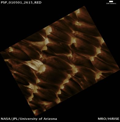 Abalos Undae (Natural Colors; credits: Lunar Explorer Italia)
Mars Local Time: 14:25 (early afternoon)
Coord. (centered): 81,6° North Lat. and 279,6° East Long.
Spacecraft altitude: 318,7 Km (such as about 199,2 miles) 
Original image scale range: 63,8 cm/pixel (with 1 x 1 binning) so objects ~ 1,91 mt across are resolved 
Map projected scale: 50 cm/pixel
Map projection: EQUIRECTANGULAR 
Emission Angle: 0,1° 
Phase Angle: 69,6°
Solar Incidence Angle: 70° (meaning that the Sun is about 20° above the Local Horizon)
Solar Longitude: 145,8° (Northern Summer)
Credits: NASA/JPL/University of Arizona
Additional process. and coloring: Lunar Explorer Italia
Parole chiave: Mars from orbit - Abalos Undae