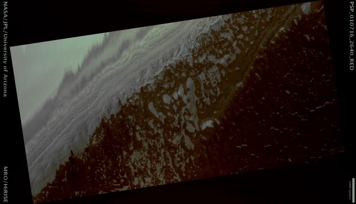 North Polar Cavi Scarp with Unconformity (Natural Colors; credits: Lunar Explorer Italia)
Mars Local Time: 14:14 (early afternoon)
Coord. (centered): 83,9° North Lat. and 165,7° East Long.
Spacecraft altitude: 322,0 Km (such as about 201,3 miles) 
Original image scale range: 64,4 cm/pixel (with 1 x 1 binning) so objects ~ 1,93 mt across are resolved 
Map projected scale: 50 cm/pixel
Map projection: EQUIRECTANGULAR 
Emission Angle: 3,5° 
Phase Angle: 71,4°
Solar Incidence Angle: 74° (meaning that the Sun is about 16° above the Local Horizon)
Solar Longitude: 154,4° (Northern Summer)
Credits: NASA/JPL/University of Arizona
Additional process. and coloring: Lunar Explorer Italia
Parole chiave: Mars from orbit - North Polar Features - Scarp with unconformity