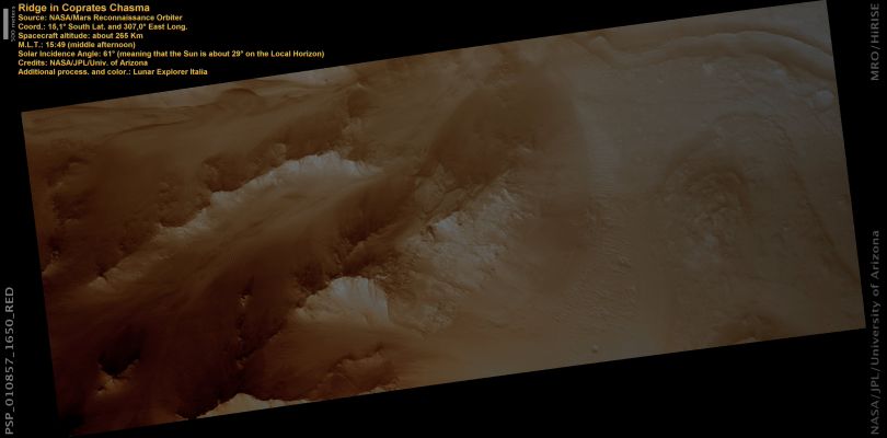 Ridge in Coprates Chasma (Natural Colors; credits: Lunar Explorer Italia)
nessun commento
Parole chiave: Mars from orbit - Coprates Chasma Region
