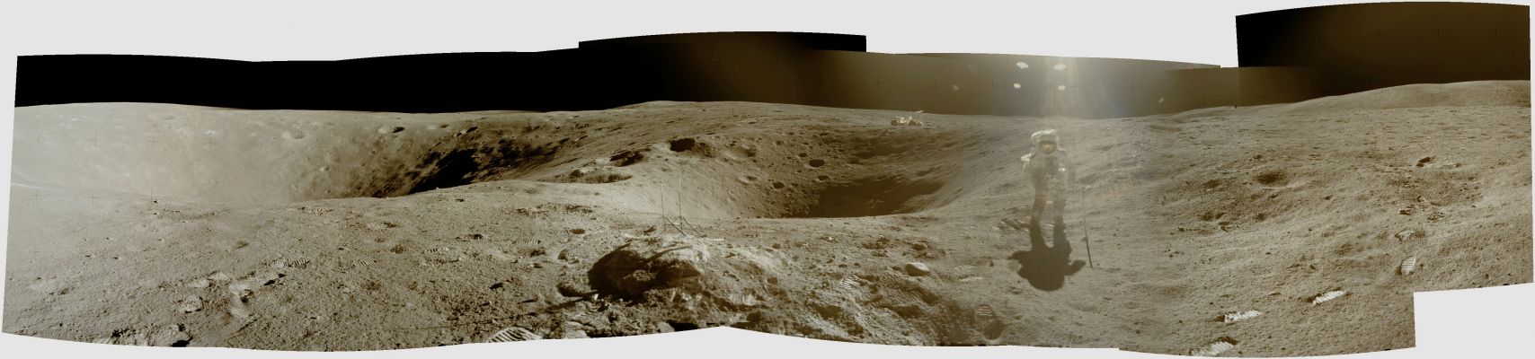 From AS 16-114-18417 until 18426 (EVA-1; Flag Crater - Sx - and Plum Crater - Dx)
nessun commento
Parole chiave: Moon Pan - EVA 1 - Flag and Plum Crater)