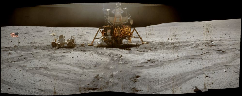 From AS 16-116-18576 until 18582 (EVA-3; Up-Sun, with LR and LM)
nessun commento
Parole chiave: Lunar Horizon - Apollo 16 Landing Site