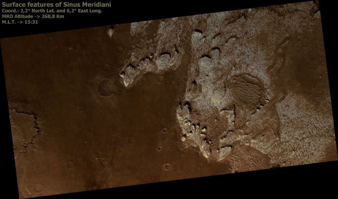 Features of Sinus Meridiani (possible True Colors; credits: Lunar Explorer Italia)
nessun commento
Parole chiave: Mars from orbit - Sinus Meridiani Region