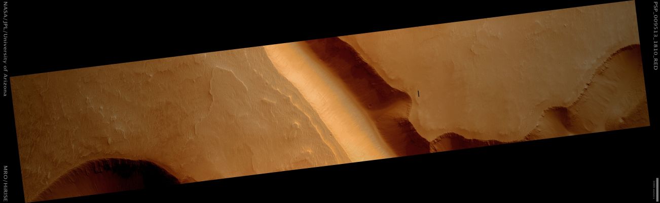 Echus Chasma (Enxtrelmely Enhanced Natural Colors; credits for the additional process. and color.: Dr Paolo C. Fienga - Lunar Explorer Italia)
Mars Local Time: 15:28 (early afternoon)
Coord. (centered): 1,1° North Lat. and 278,0° East Long.
Spacecraft altitude: 266,2 Km (such as about 166,4 miles) 
Original image scale range: 53,3 cm/pixel (with 1 x 1 binning) so objects ~1,60 mt across are resolved 
Map projected scale: 50 cm/pixel 
Map projection: EQUIRECTANGULAR 
Emission Angle: 2,8° 
Phase Angle: 53,0°
Solar Incidence Angle: 55° (meaning that the Sun is about 35° above the Local Horizon)
Solar Longitude: 109,0° (Northern Summer)
Credits: NASA/JPL/University of Arizona
Additional process. and coloring: Lunar Explorer Italia
Parole chiave: Mars from orbit - Channel - Echus Chasma