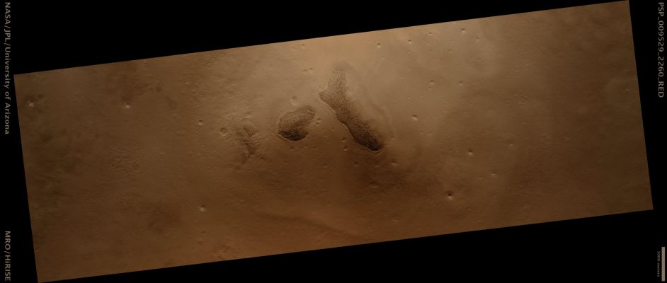 Small Mound in Arcadia Planitia (Absolute Natural Colors; credits for the additional process. and color.: Dr Paolo C. Fienga - Lunar Explorer Italia)
Mars Local Time: 15:17 (early afternoon)
Coord. (centered): 45,8° North Lat. and 194,9° East Long.
Spacecraft altitude: 303,0 Km (such as about 189,4 miles) 
Original image scale range: 60,6 cm/pixel (with 1 x 1 binning) so objects ~1,82 mt across are resolved 
Map projected scale: 50 cm/pixel 
Map projection: EQUIRECTANGULAR 
Emission Angle: 0,5° 
Phase Angle: 44,9°
Solar Incidence Angle: 45° (meaning that the Sun is about 45° above the Local Horizon)
Solar Longitude: 109,6° (Northern Summer)
Credits: NASA/JPL/University of Arizona
Additional process. and coloring: Lunar Explorer Italia
Parole chiave: Mars from orbit - Arcadia Planitia Region