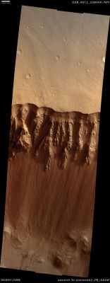 Ganges Cavus' Walls and Interior (possible True Colors; credits: Lunar Explorer Italia)
Mars Local Time: 15:30 (middle afternoon)
Coord. (centered): 9,9° South Lat. and 308,4° East Long.
Spacecraft altitude: 264,1 Km (such as about 165,1 miles) 
Original image scale range: 26,4 cm/pixel (with 1 x 1 binning) so objects ~52,8 cm across are resolved 
Map projected scale: 25 cm/pixel 
Map projection: EQUIRECTANGULAR 
Emission Angle: 8,3° 
Phase Angle: 67,2°
Solar Incidence Angle: 61° (meaning that the Sun is about 29° above the Local Horizon)
Solar Longitude: 119,4° (Northern Summer)
Credits: NASA/JPL/University of Arizona
Additional process. and coloring: Lunar Explorer Italia
Parole chiave: Mars from orbit - Ganges Chasma Region