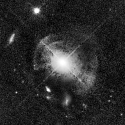 Quasar MC2-1635+119
"...As waterlines in a pond
Float on their own reflection;
As a drop of dew
Trembling at the point of a leaf
Reflects the Sun;
So is the connection
Between the Infinitesimal 
And the Infinite in Nature.
All, each, are forms and facets
Of the One..."

R.H. Grenville
Parole chiave: From Space Images - Hubble Space Telescope