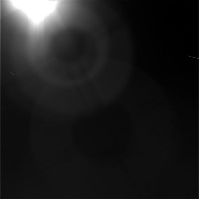 Reflections, in the Space of Saturn
Effetti prismatici (ancora una volta causati dalla ripresa - sovraesposta - di Encelado) nel Cielo di Saturno: immagini suggestive ed affascinanti, da guardare e da comprendere, le quali, però, NON RAPPRESENTANO astronavi aliene in transito o altri fenomeni "esotici".
Parole chiave: Saturn's Sky