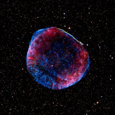 Supernova Remnant SNR-1006
"...Ea Natura multitudinis est: aut servit humiliter, aut superbe dominatur; Libertatem, quae media est, nec sibi parare modice, nec habere sciunt..."

(Livio)

"...La folla ha questa Natura: o serve umilmente, o comanda con arroganza; nè essa sa gestire un'equa misura di Libertà, nè, nella sua pienezza, sa goderne..."
Parole chiave: From Space Images - Chandra X-Ray Space Telescope Images