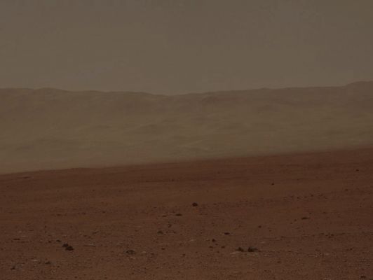 The very distant Rim of Gale Crater - Sol 2 (Credits: NASA/JPL-Caltech; credits for the additional process. and Absolute Natural Color color process.: Dr Paolo C. Fienga - Lunexit Team)
Sono i nostri stessi Amici di Pasadena a dire che le condizioni di illuminazione di Marte, Regione di Gale Crater, non sono ottimali (meno del 50% dell'Illuminazione Solare Diffusa rispetto alla Terra e TAU elevata), e questo è il risultato della ricalibrazione di un'immagine NASA/JPL-Caltech - MER and Lab. "Curiosity", Original in Natural RAW Colors (il frame che segue).
Parole chiave: Martian Horizon - Gale Crater