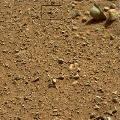 Extremely unusually-looking Rock: "The Helmet" - Sol 3 (Credits: NASA/JPL-Caltech; Research: Dr Gianluigi Barca - Lunexit Team/Italian Planetary Foundation)
...Senza parole... Anzi, qualcuna l'abbiamo: in primo luogo, le fattezze di questa "roccia" sono DAVVERO inusuali e, in secondo luogo, se questa "roccia" l'avessero vista i Signori di Enterprise Mission (Hoagland & C.), state pur certi che ci avrebbero già costruito sopra un castello. Di stupidaggini, ovviamente. 
Noi, come sempre, ci fermiamo a dire "Caspita: è davvero strana!". La NASA, invece, queste "rocce" nemmeno le vede...

Sempre GRANDI COMPLIMENTI al nostro Dr Barca!
Parole chiave: Martian Surface - Extremely Controversial Surface Feature - The Helmet