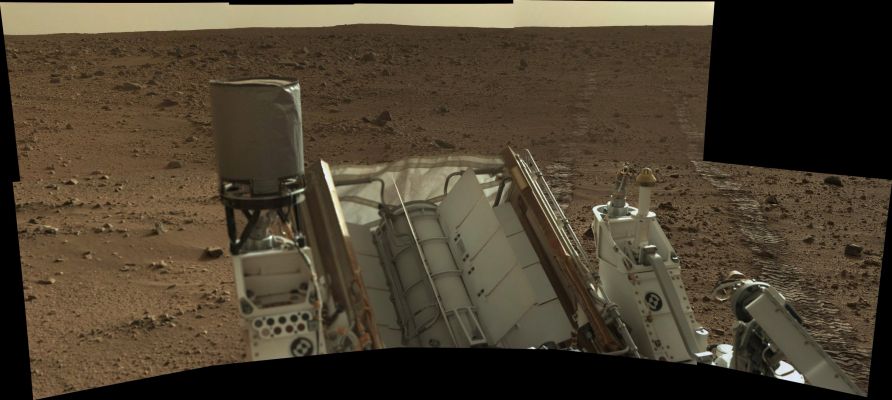 Curiosity and the Distant Horizon of Gale Crater - Sol 50 (An Image-Mosaic in Calibrated Natural Colors; credits for the additional process. and color.: Dr Gianluigi Barca/Lunar Explorer Italia/Italian Planetary Foundation) 
nessun commento
Parole chiave: Spacecrafts - MER Curiosity and Surface
